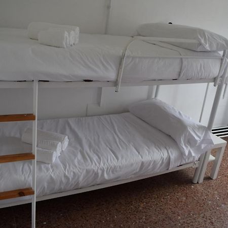 Albergue La Corona1 O Pino Esterno foto