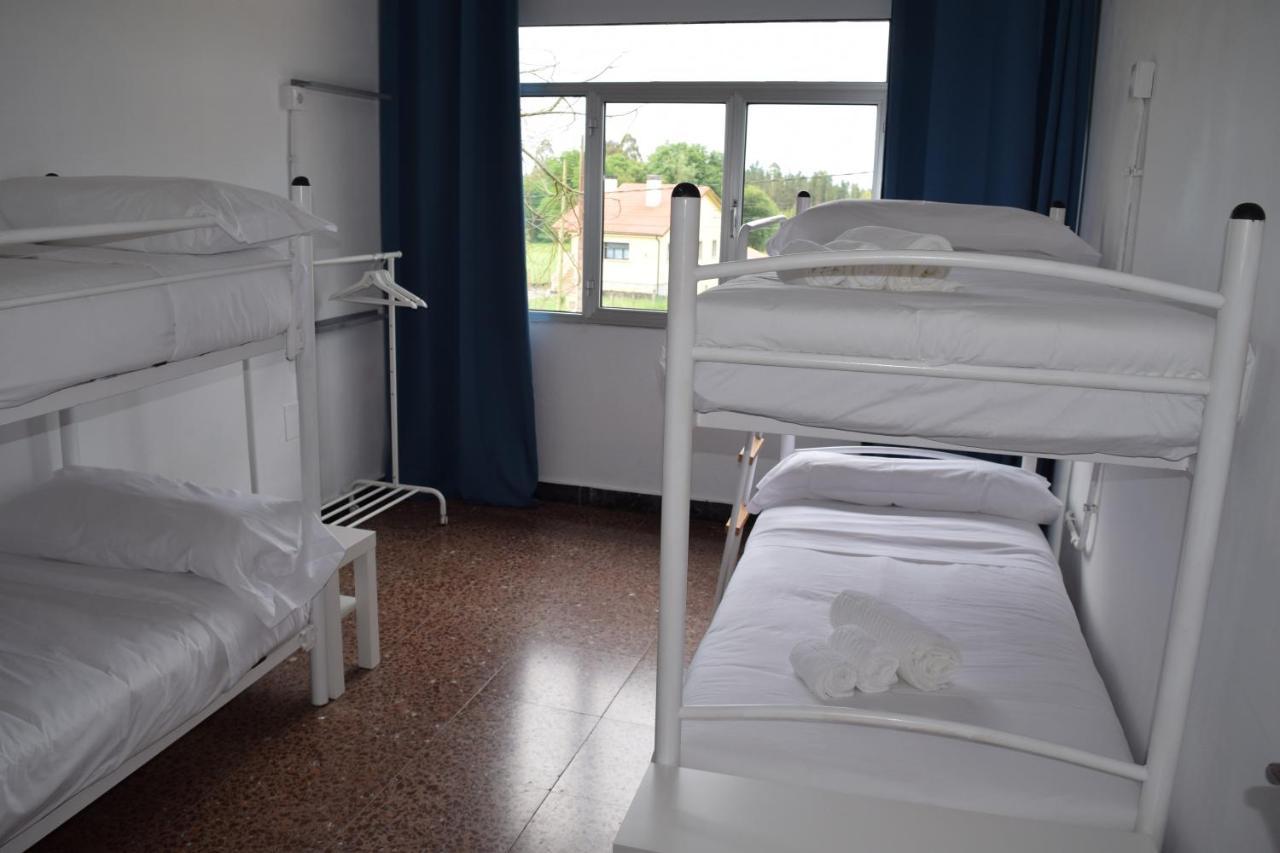 Albergue La Corona1 O Pino Esterno foto